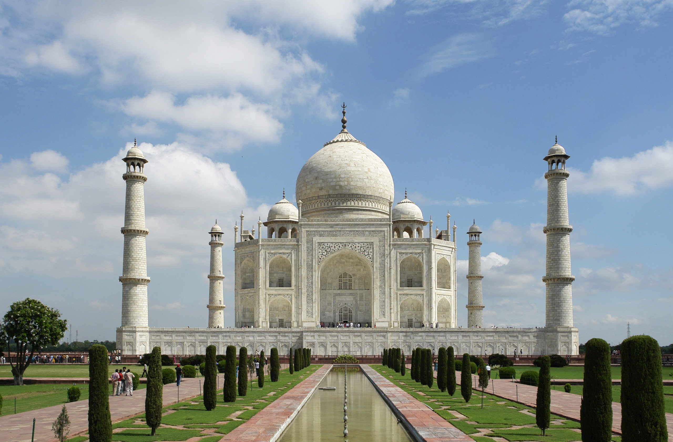 What better way to immortalize your love for each other than by admiring the embodiment of eternal love, Taj Mahal? Add to that the Mughal grandeur and say hello to a “Shahi” Honeymoon. Best Experience – Taj Mahal and Ancient Forts, Luxury resort, Mughals history Best Time Duration – 3 to 5 days Best Time for Visit – October to February